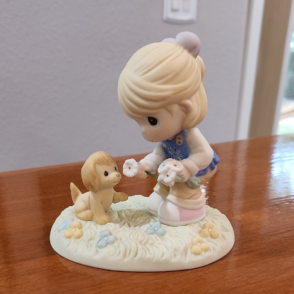 Precious Moments Girl Scout Figurine - Picture 1 of 5